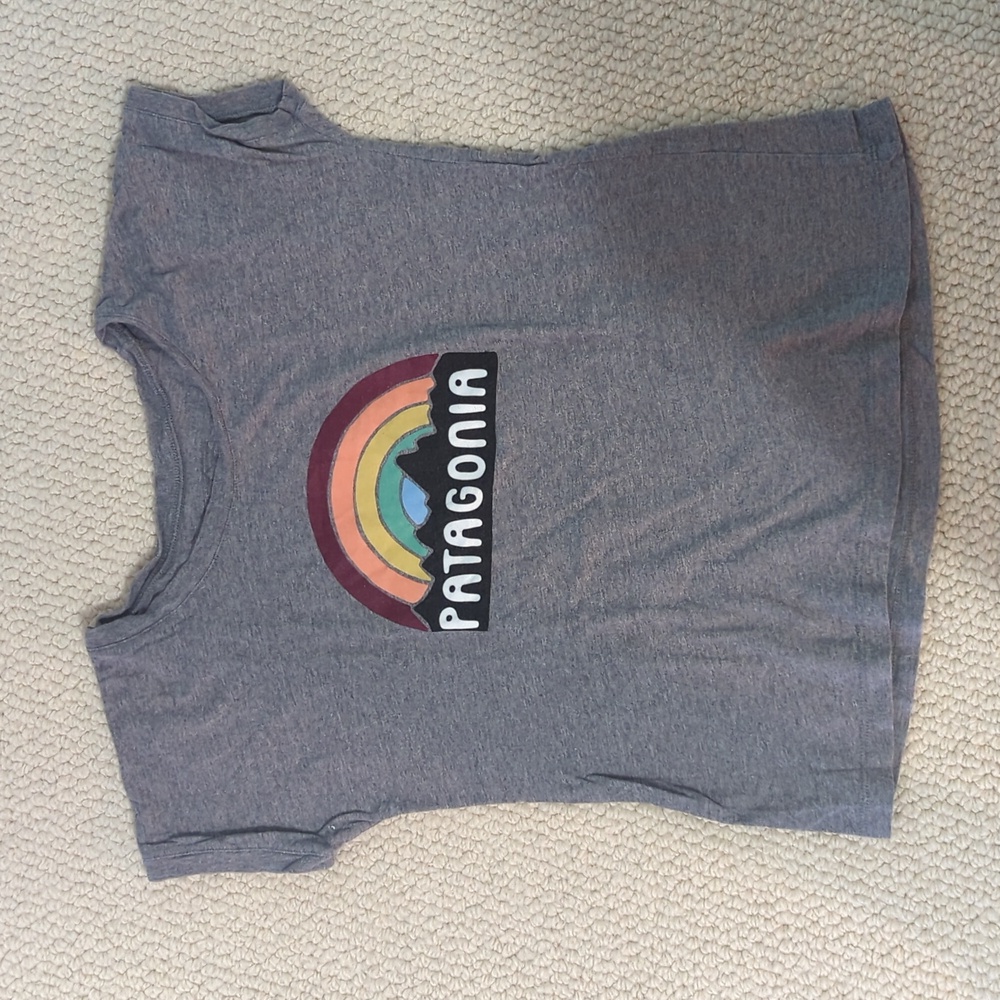 Patagonia Girls rainbow  tshirt size 8/10